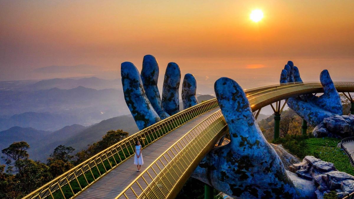 F – Famous Golden Bridge