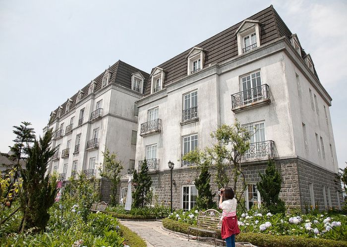 L – Luxury Accommodation