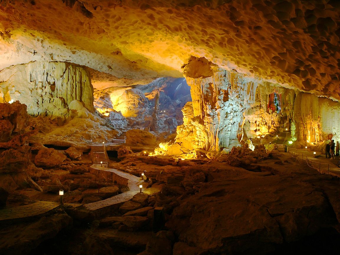 Sung Sot Cave