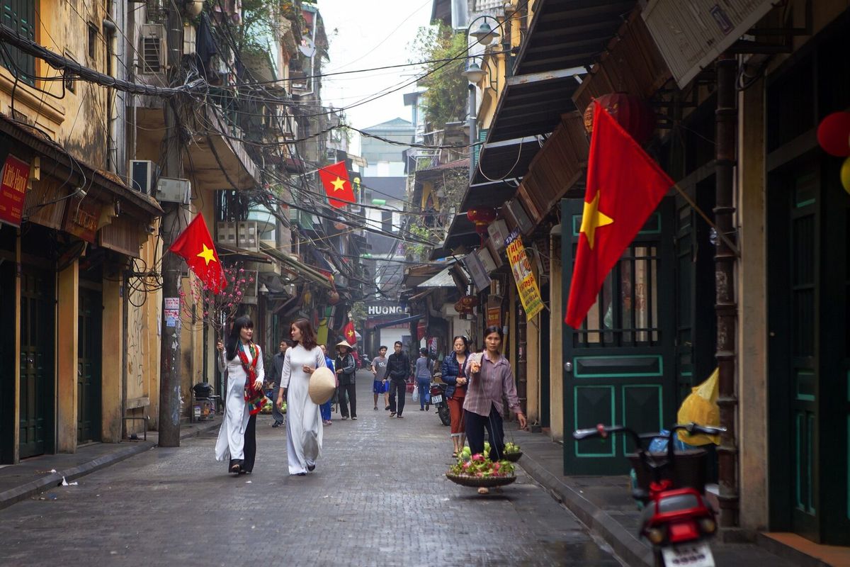 Wander Through the Old Quarter: Embrace the Essence of Traditional Culture