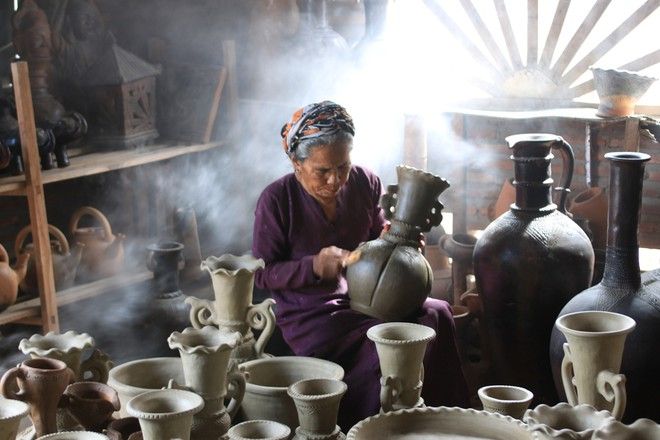 Exploring Traditional Crafts: Artistic Values and a Way of Life